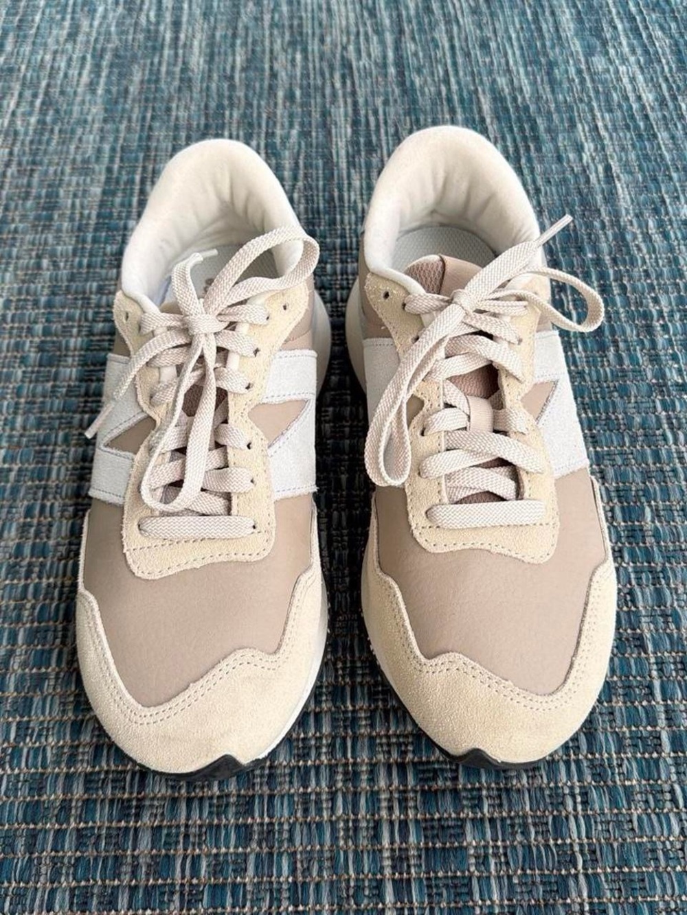 New Balance Women's Beige and Cream 237 Sneakers